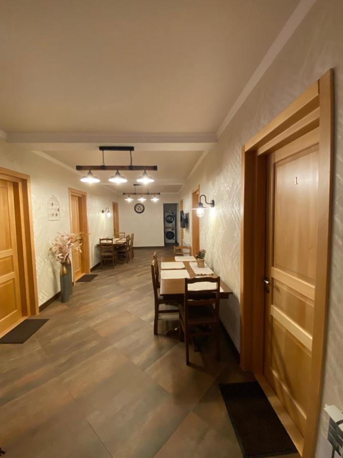 Guesthouse Shampriani Mestia Bagian luar foto