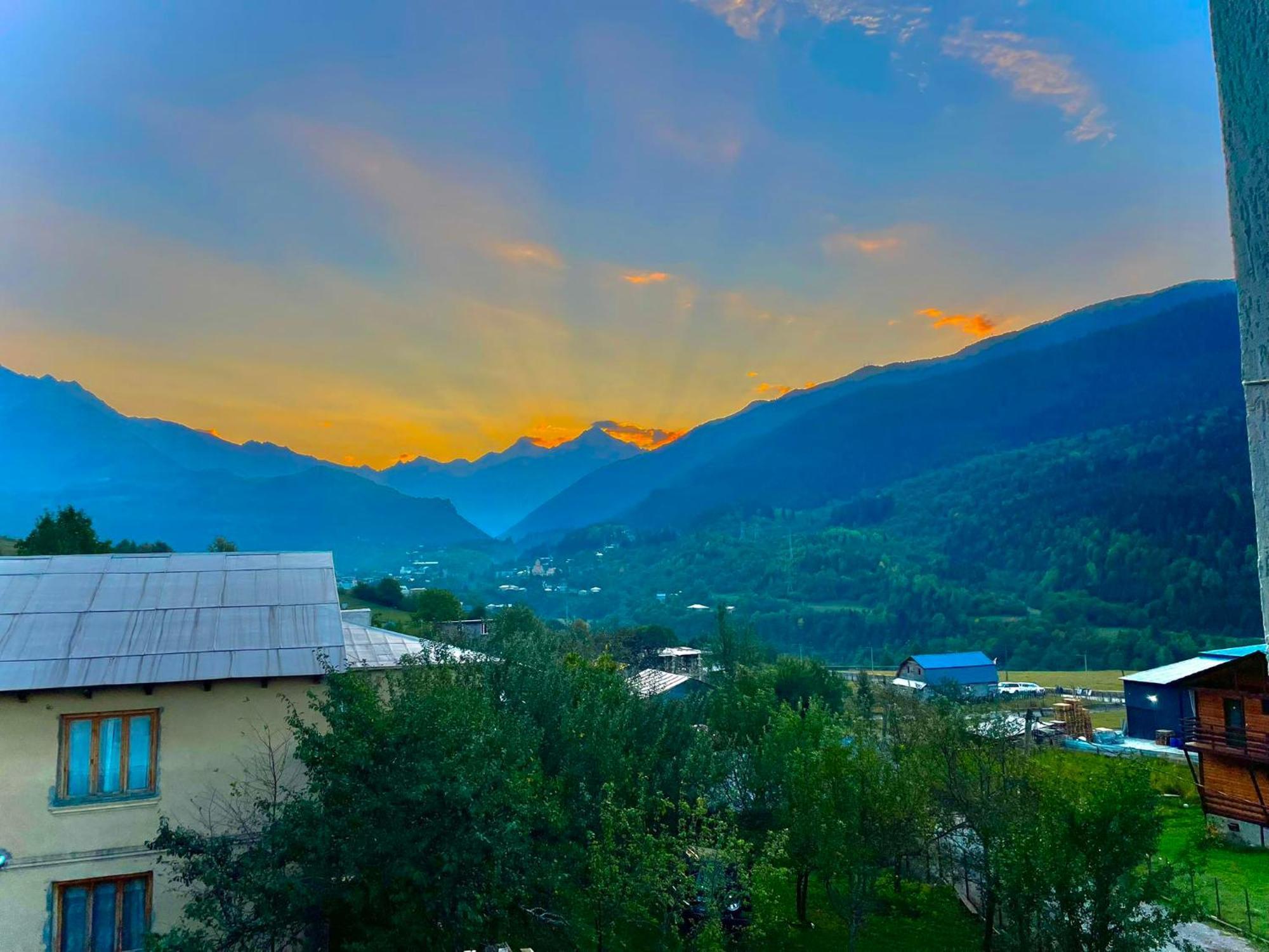 Guesthouse Shampriani Mestia Bagian luar foto